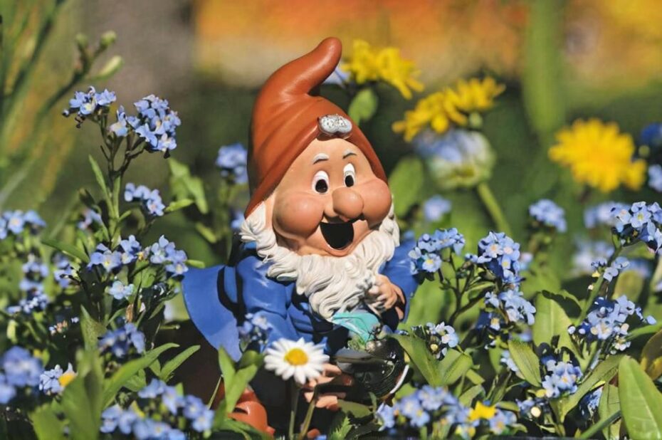 Cómo decorar el jardín con gnomos de jardín
