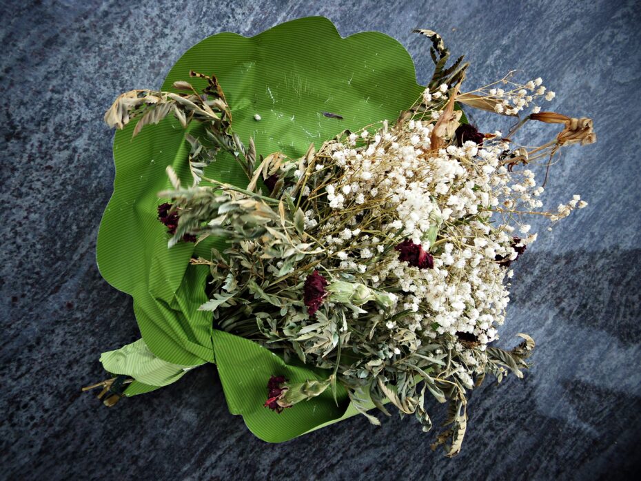 Secado de flores con laca: Cómo lograrlo de manera eficiente.