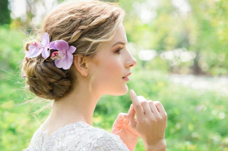 Tocados de flores naturales para ir a una boda de mañana